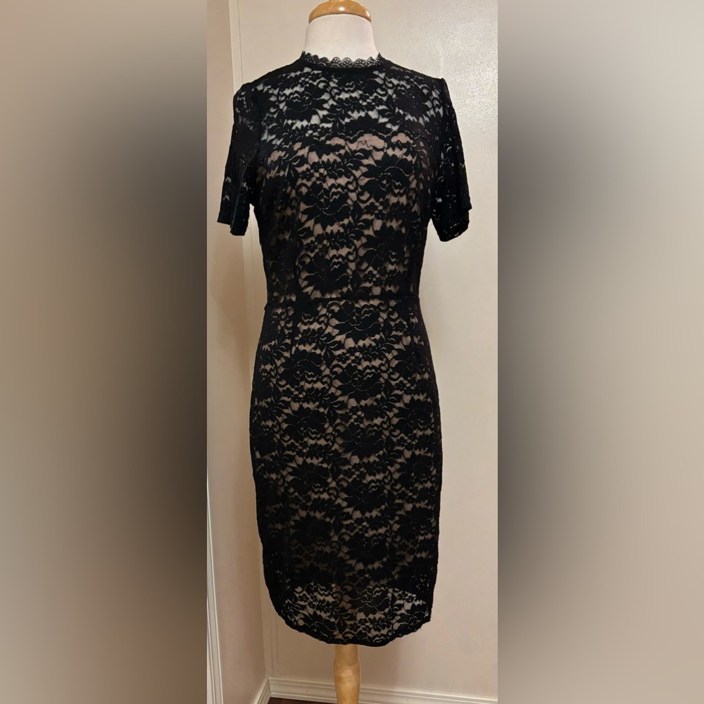 NWT Black Lace Short Sleeve Dress Back Zipper Size Medium W/Lining